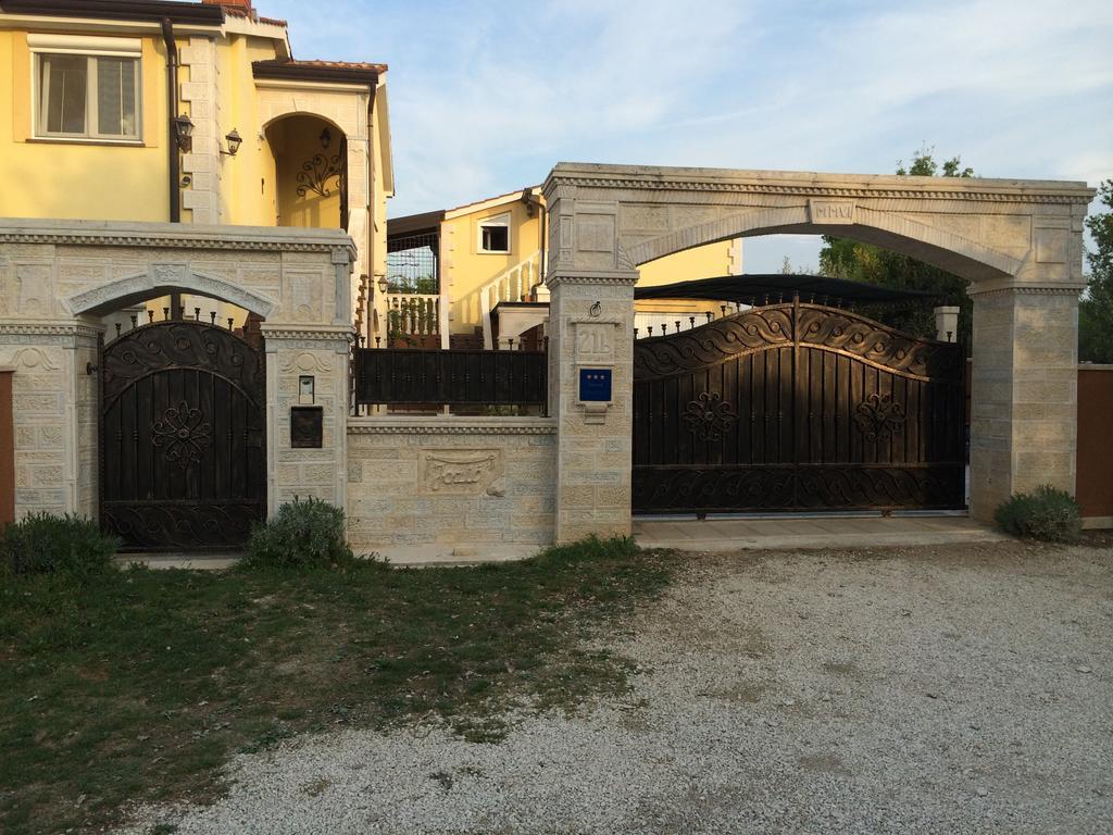 Apartments Barbara Poreč Exterior foto