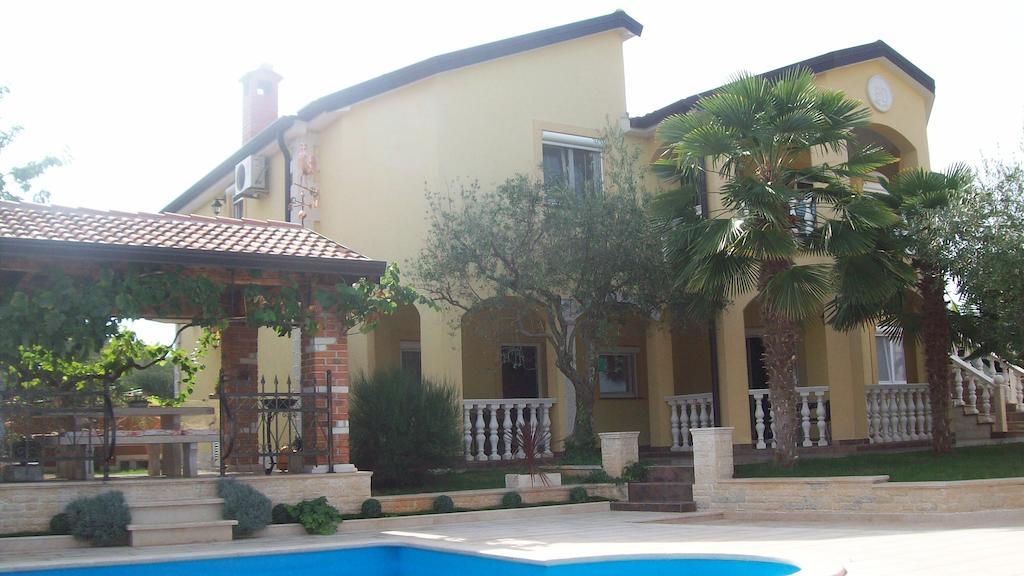 Apartments Barbara Poreč Exterior foto